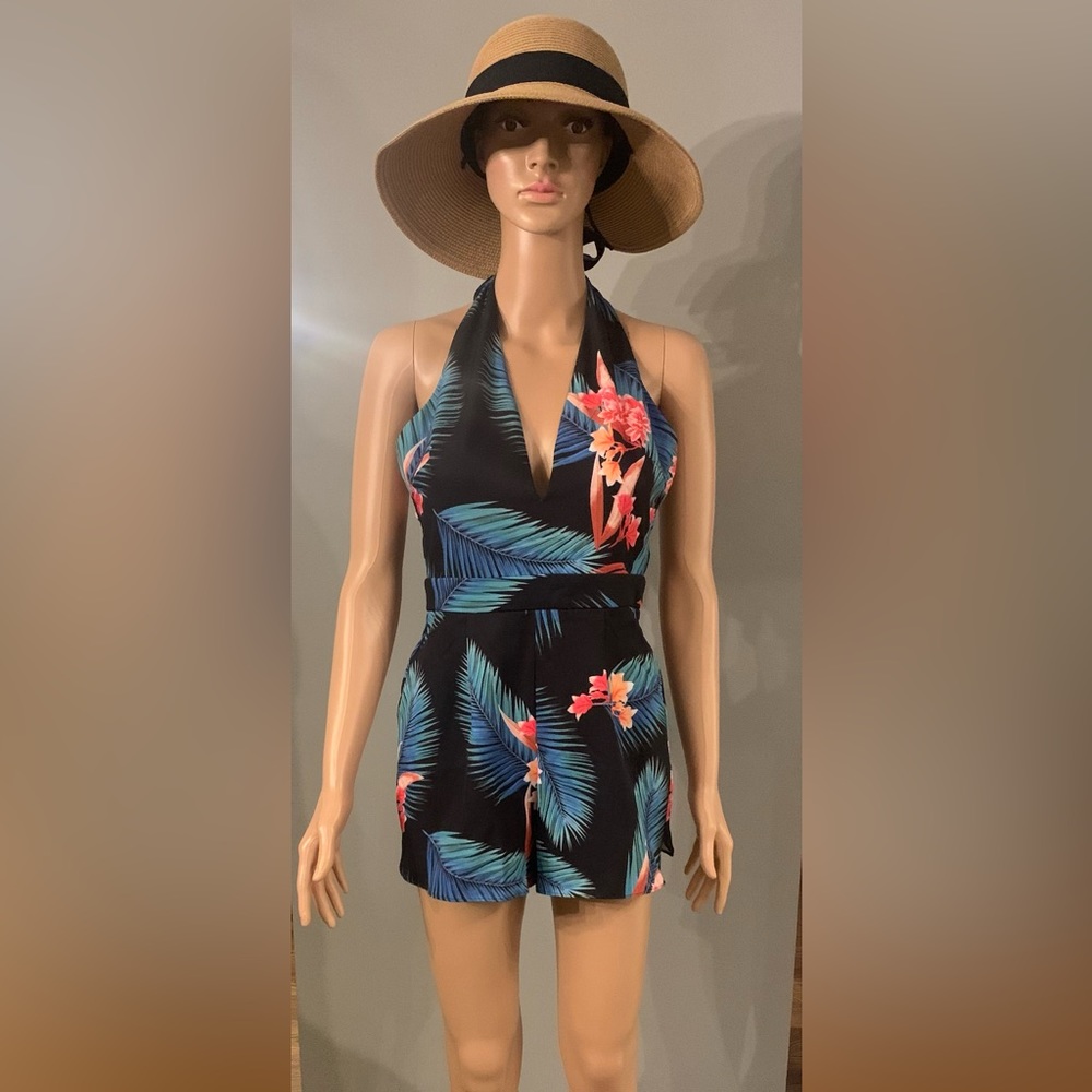 Hot Miami Styles Romper. NWT. Size small.